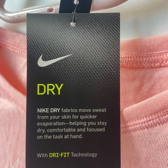 DRI-FIT Nike pink top - Picture 2 of 6